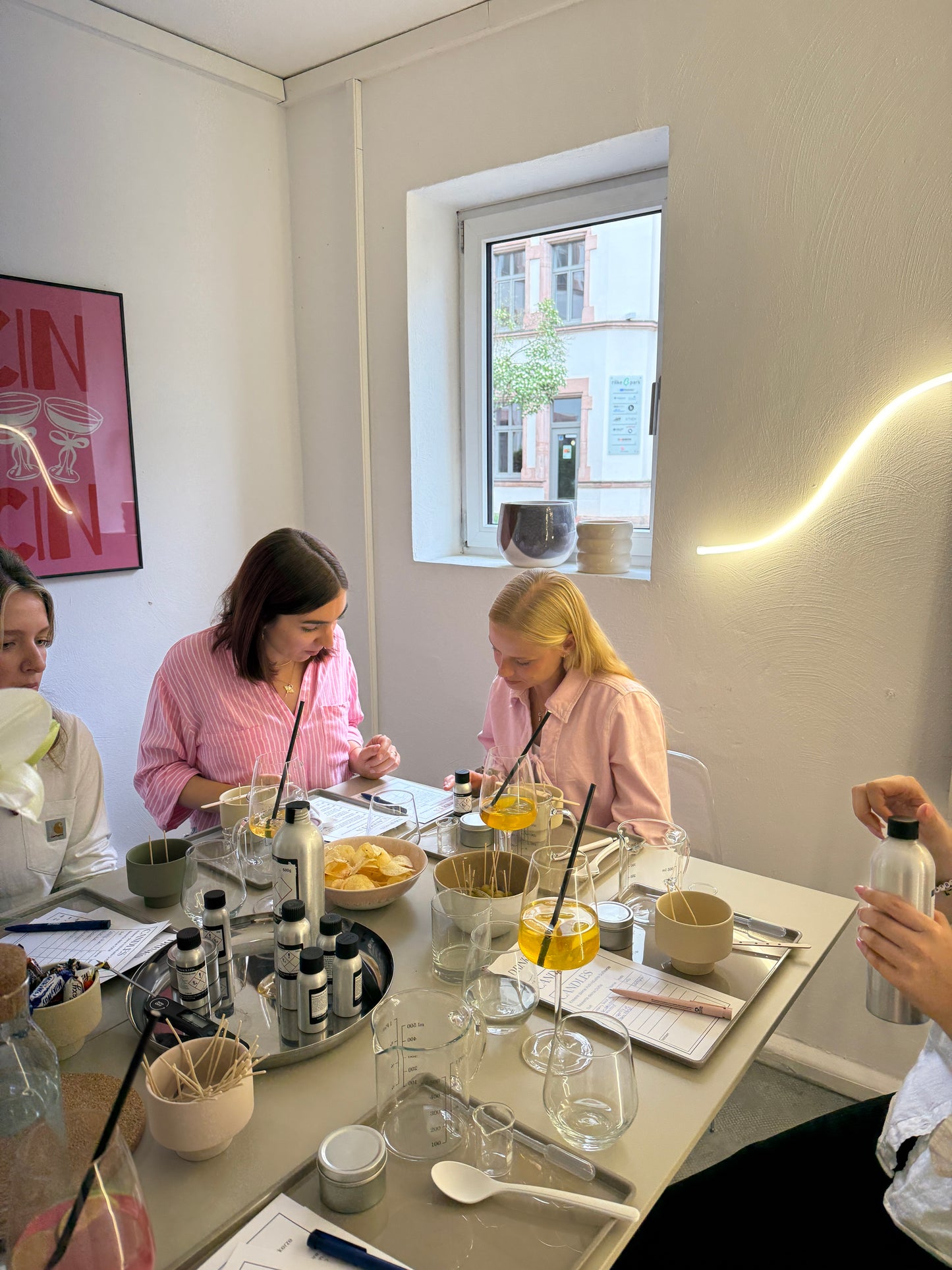 DRINKS & CANDLES - Duftkerzen Workshop 15.11.2025